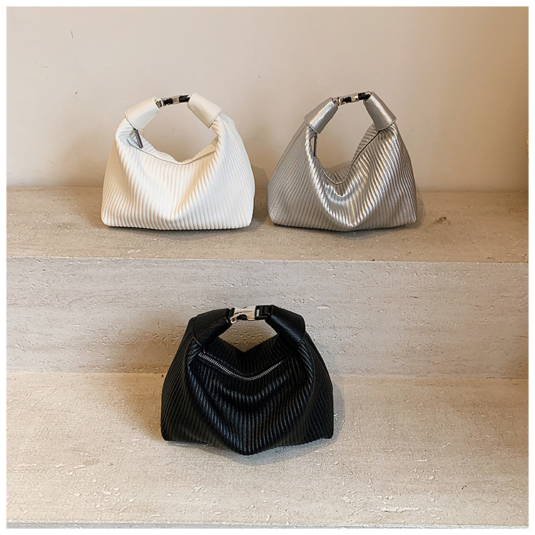 A niche hand-held pleated bag for women in the summer of 2025, a trendy and retro underarm bag, and a versatile Instagram single-shoulder crossbody bag undefined