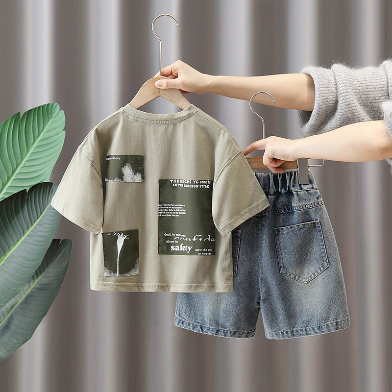 7268 Traje de verano para niños 2025 Nuevo vestido de verano para bebés Camiseta de manga corta Han Fan Red para niños Juego de dos piezas Tendencia 5