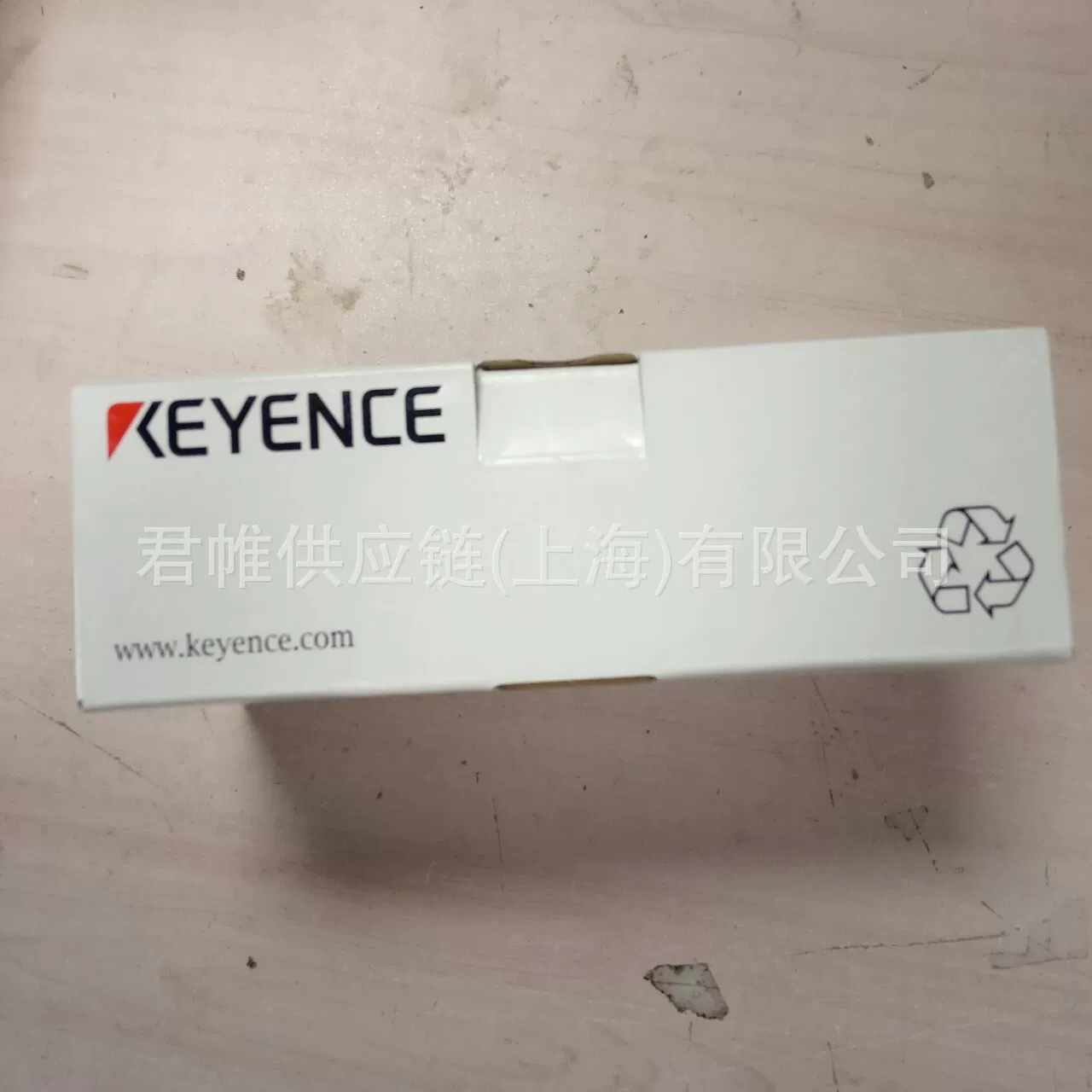 Цена необходимо уточнить. Датчик KEYENCE, модель: LR-ZB100N