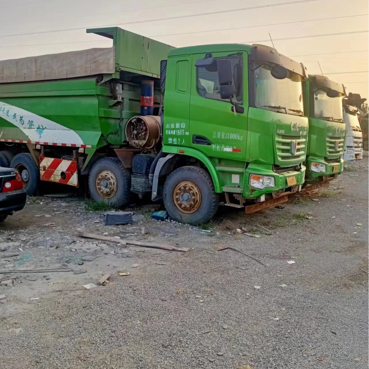 九成新自卸车卡车 价格便宜 先到先得