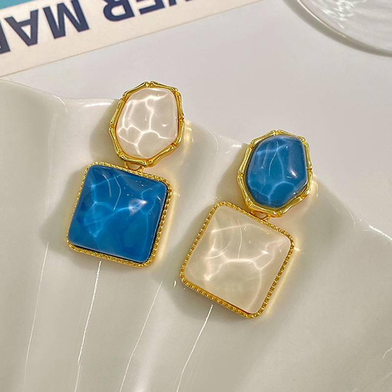 Asymmetrical elegant small design fashionable universal earrings