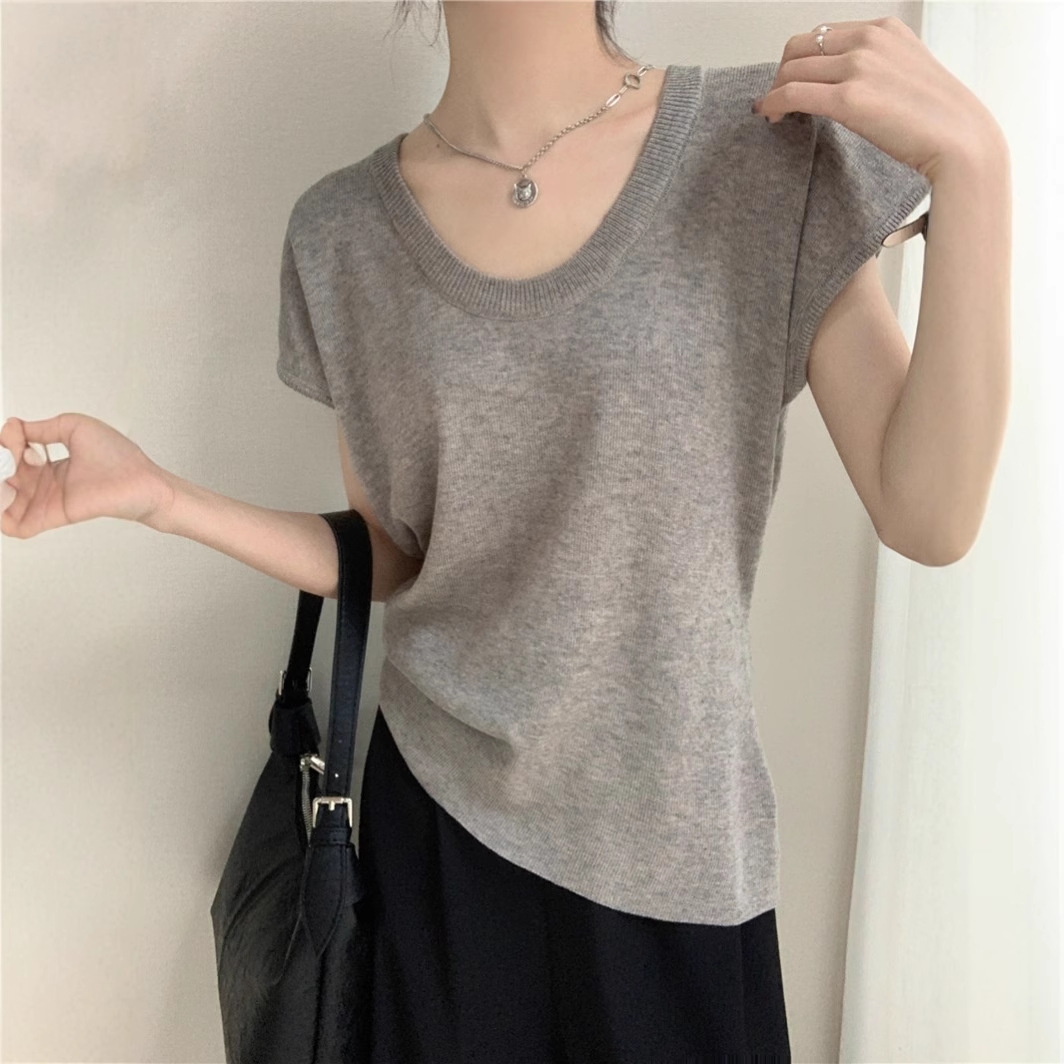 Solid knitted summer sweater, fitted T-shirt, oversize, V-neckline
