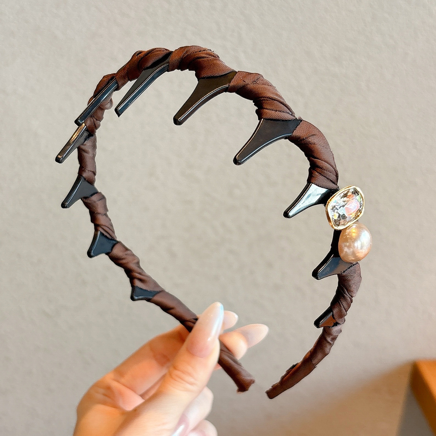 Diadema alta para mujer, nueva colección 2026, accesorio para el cabello estilo Chanel francés, elegante banda ancha para el cabello.