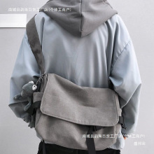 斜挎包男ins潮牌休闲简约手机包个性潮酷单肩包男士包包小挎批发