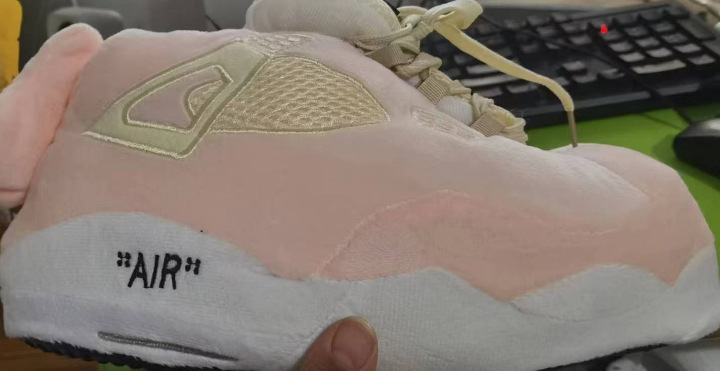 Tiktok mismo estilo parodia zapatos de grasa Coco pareja Zapatillas de algodón volver al futuro casa piso Kang hebilla 1 zapatos de algodón