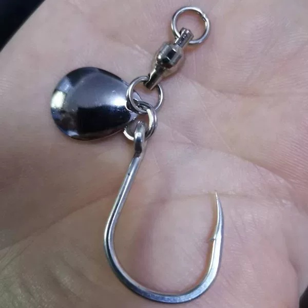 Mackerel hook iron plate hook rotating sequins single hook beading bass sequins Luya bait tail hook