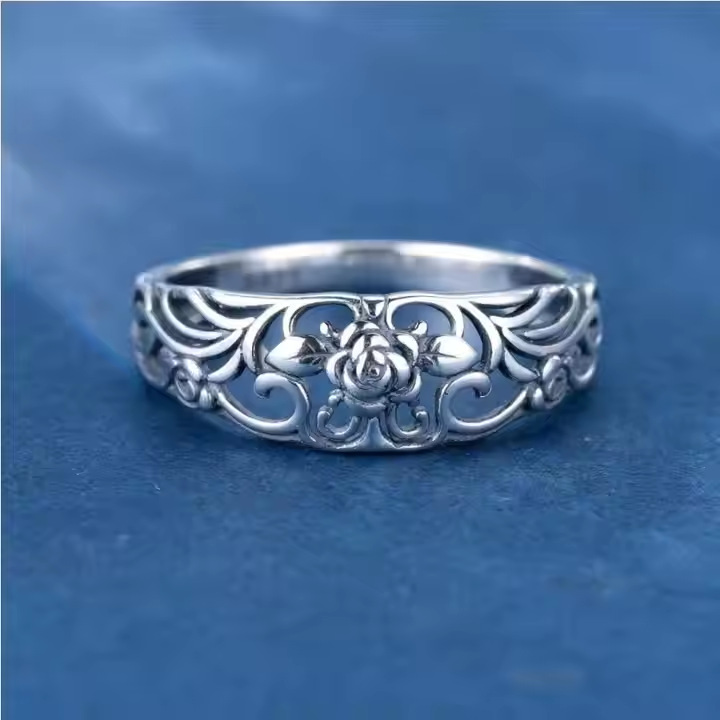 European and American Hot Selling New Retro Thai Silver Black Cut Out Rose Ring Noble Valentine's Day Proposal Ring Women's Jewelry