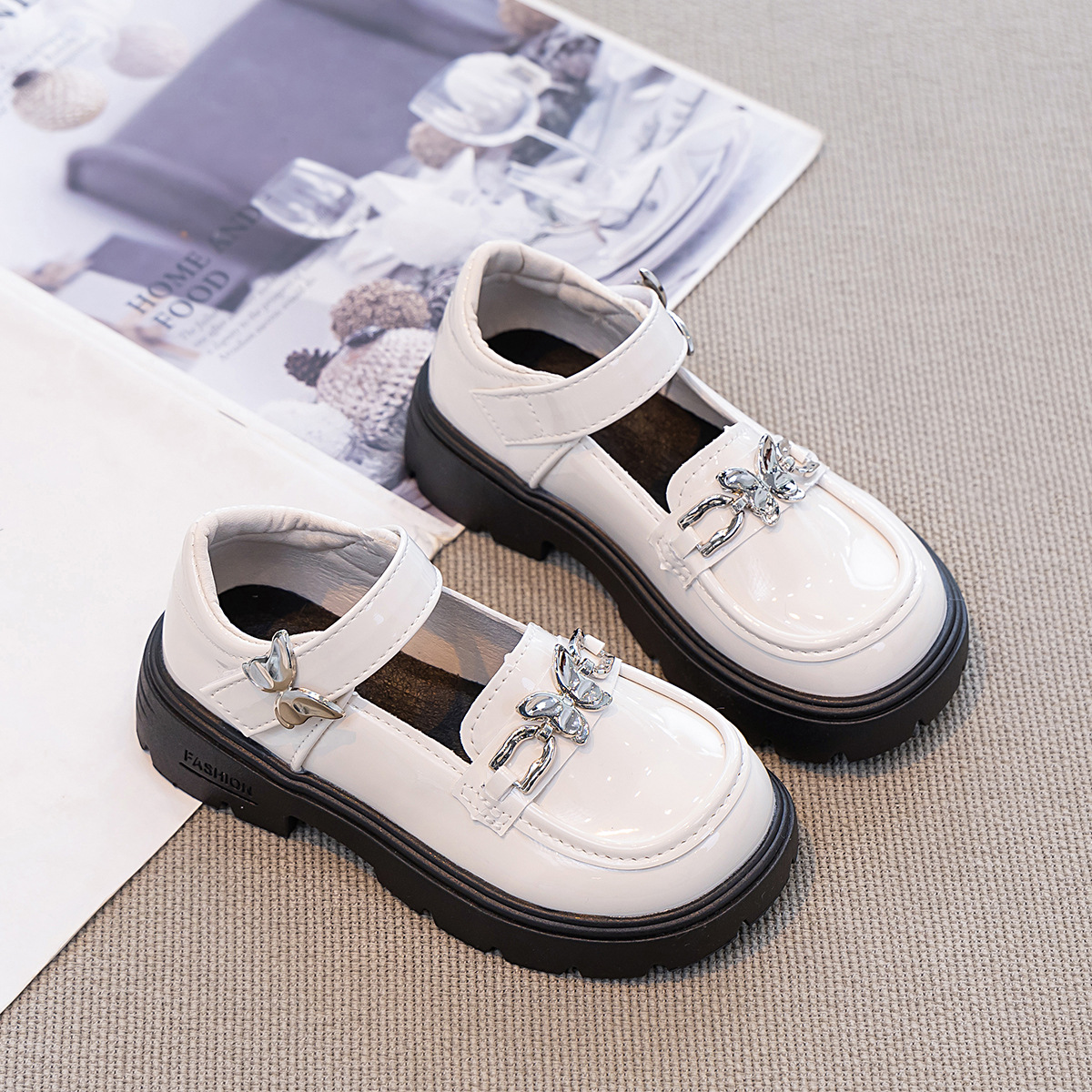 Zapatos de cuero negro para niñas Zapatos de primavera y otoño 2026 nuevos zapatos de princesa británicos zapatos de espectáculo para niñas