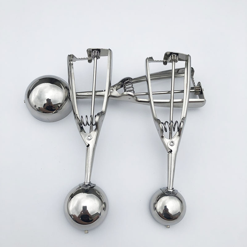 14402545737_2146119763