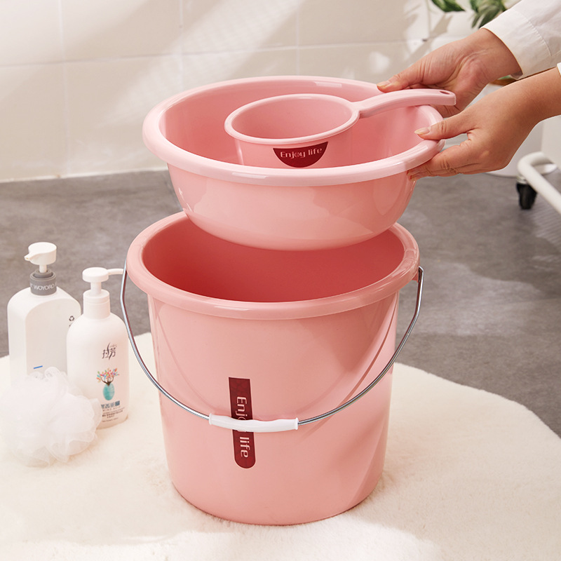 Plastic handheld bucket for home use for students