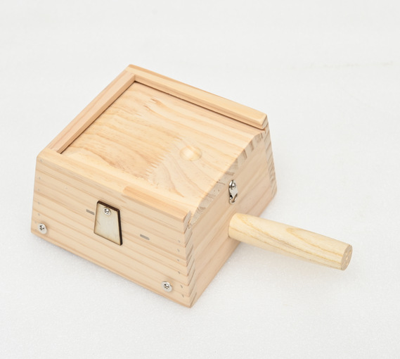 Wooden Square Moxa Box 4 Needle Home Moxibustion Warmer Portable Ai Jiu key features