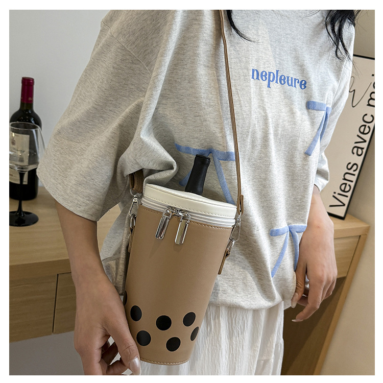 Milk Tea Cup Personalized Women's Single Shoulder Crossbody Trendy New 2024 Explosive Korean Fresh Water Bucket Bag_voghion.com