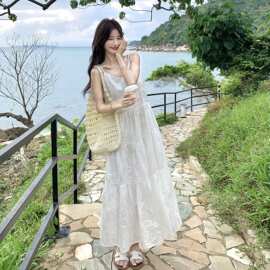 法式温柔风白月光蕾丝绣花连衣裙女2026夏新款气质减龄甜美吊带裙