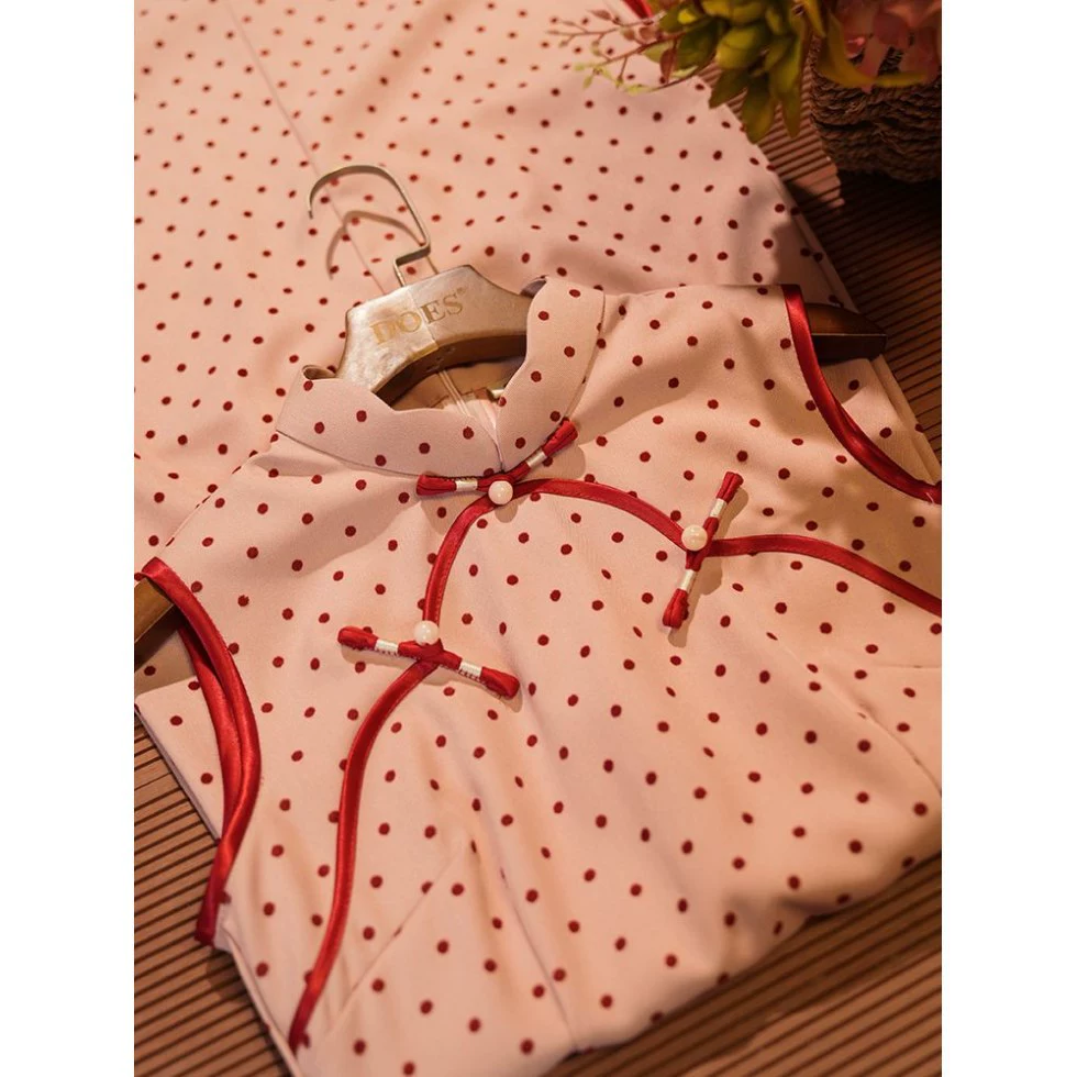 Красный волновой чонсам новый китайский стиль без рукавов