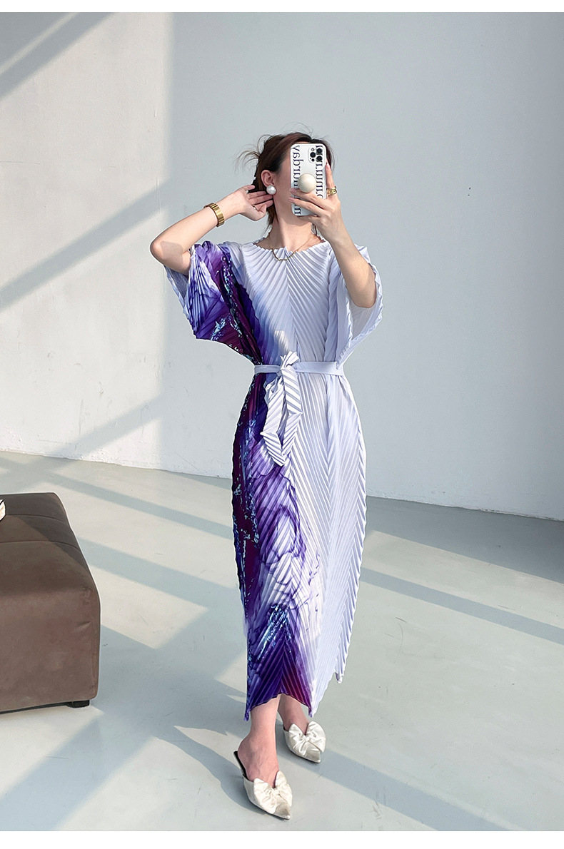 Váy maxi xếp ly in họa tiết cao cấp, chít eo thon gọn, phong cách thanh lịch — Màu xanh lam chi tiết 12