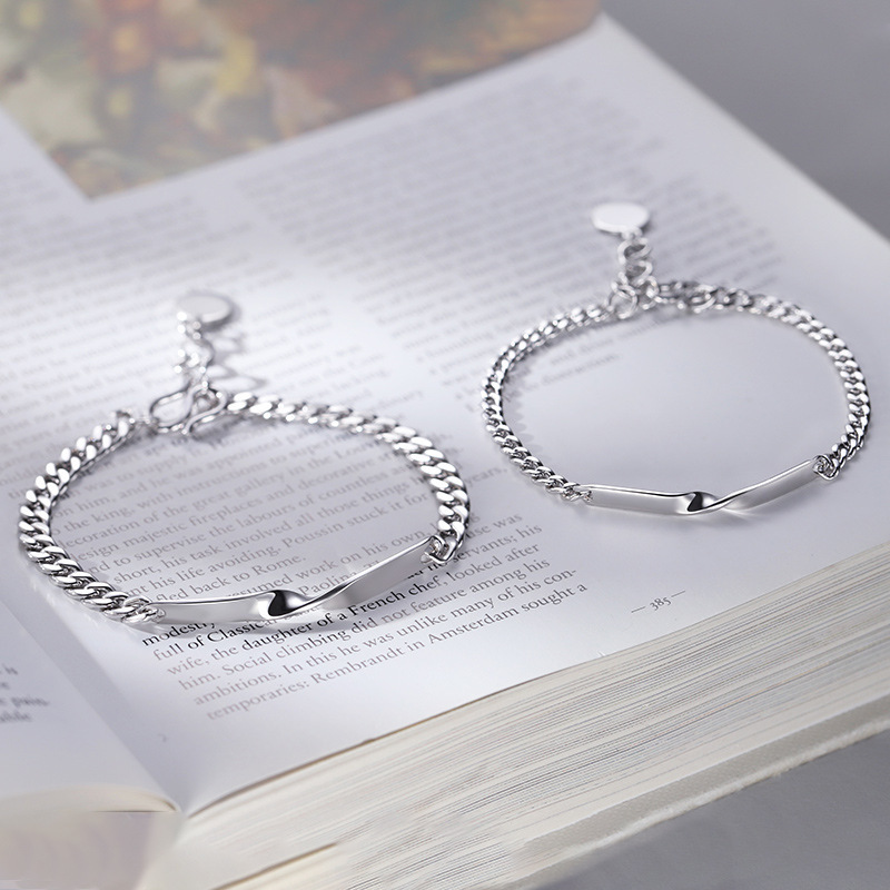 Mobius Couple Bracelet Student Long-distance Love Lover Commemorative Gift Personalized Trendy Geometric Bracelet for Men and Women