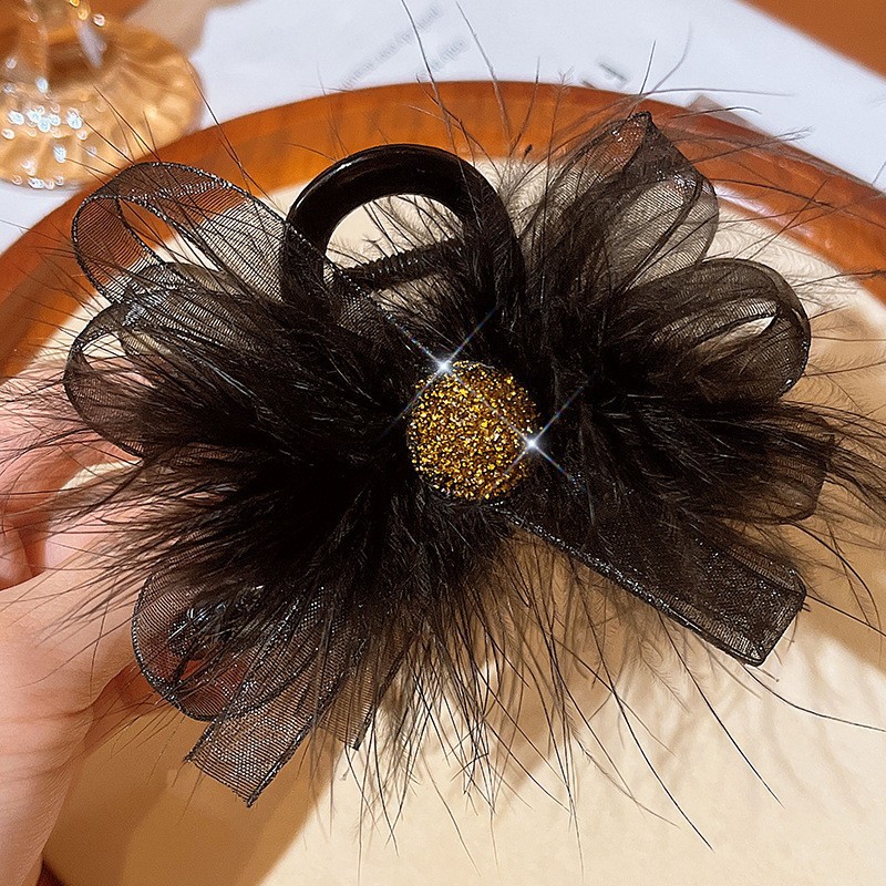 2026秋冬ミンクファー毛皮ヘアクリップ、高級感のある後頭部用大型シャーククリップ、ハート型キラキラ輝くダイヤモンド付き毛皮ヘアクリップ