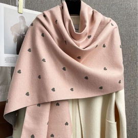 围巾;成人帽;丝巾