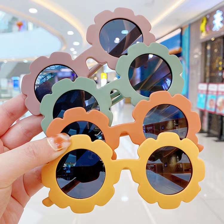 New Children's Daisy Sunglasses, Fashionable and Cute for Boys and Girls, UV-Protective, Factory Hot Promotion Model