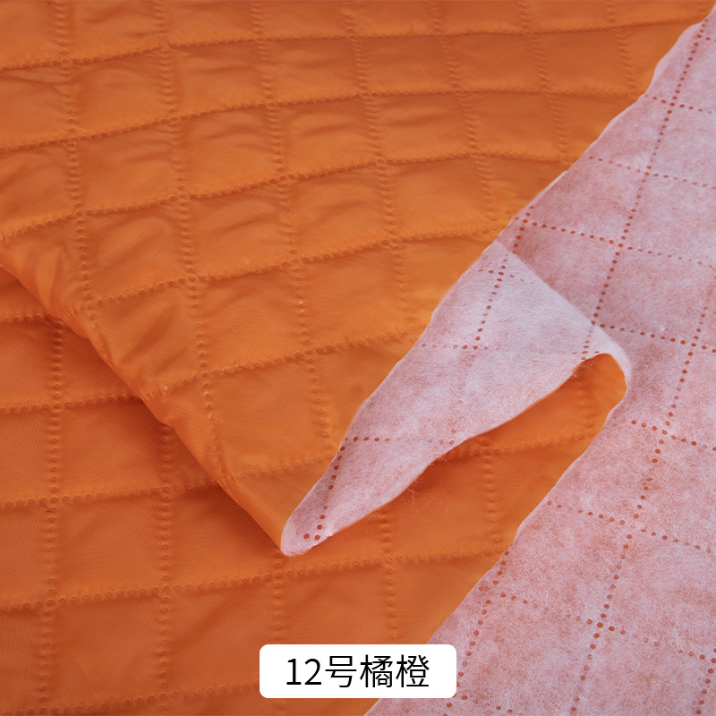 ポリエステルタフタキルティング綿の裏地ポリエステルは綿布秋冬超音波綿のコートのコートの服の裏地を挟みます。