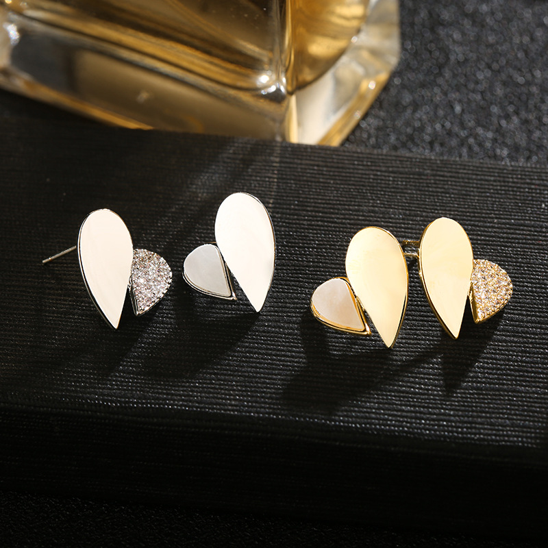 С䵭βԳƶŮԼƸаĶ