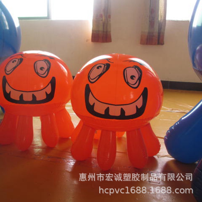 厂家直销PVC充气喷水章鱼 球形喷水八爪鱼 充气喷水球