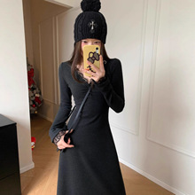 法式内搭黑色蕾丝v领长袖连衣裙子女春秋冬季打底修身显瘦A字长裙