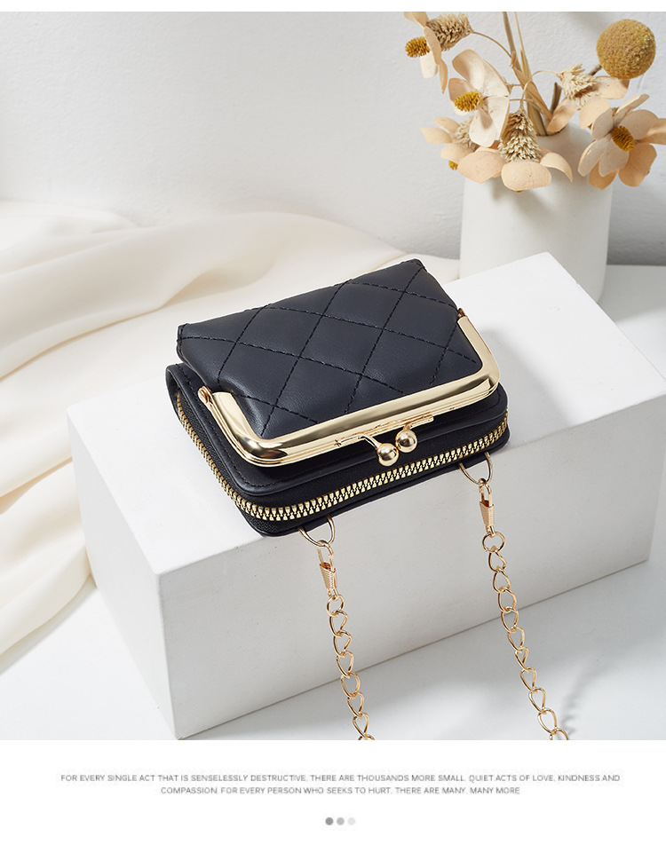 Women's Pu Leather Solid Color Lingge Streetwear Square Magnetic Buckle Crossbody Bag display picture 3