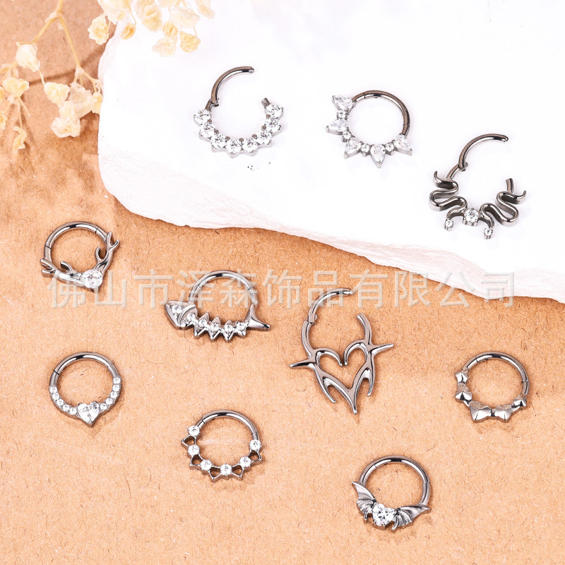 Silver pointed spike labret stud material detail