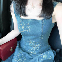 新中式国风刺绣水洗牛仔背带连衣裙女夏季高级感复古时尚显瘦长裙
