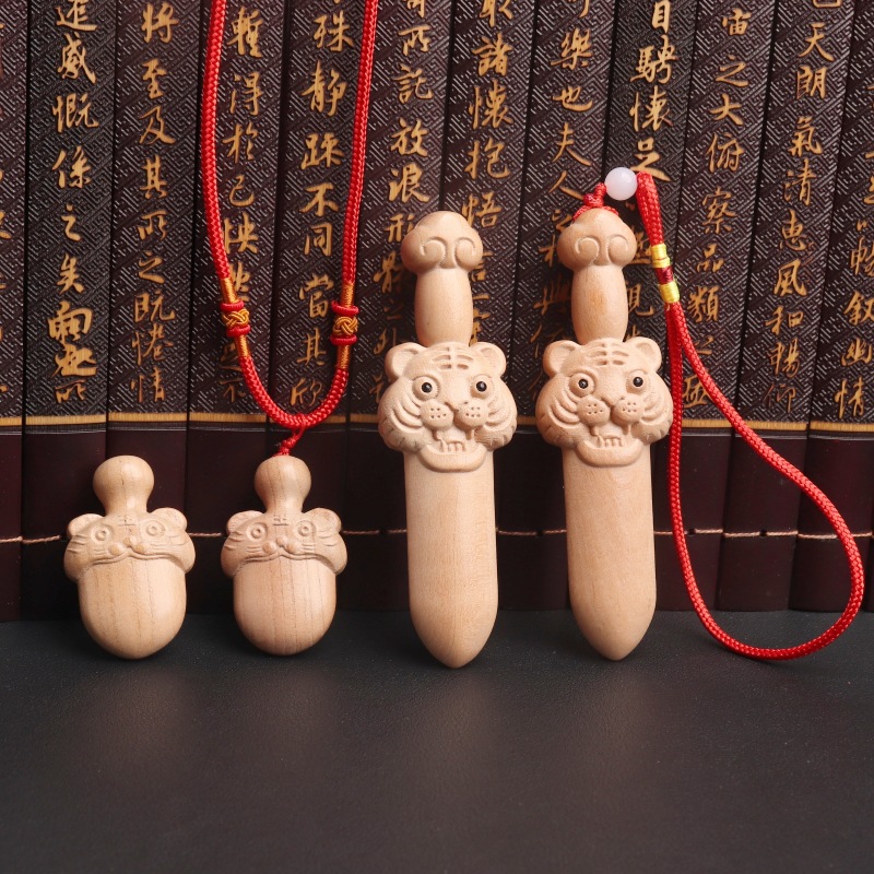 肥城桃木虎头剑祥云剑八卦剑木雕挂件原木剑项链宝宝护身随身剑