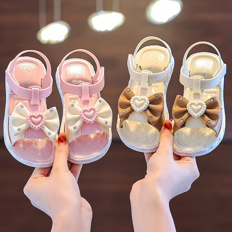 Sandalias de niña de nuevo estilo