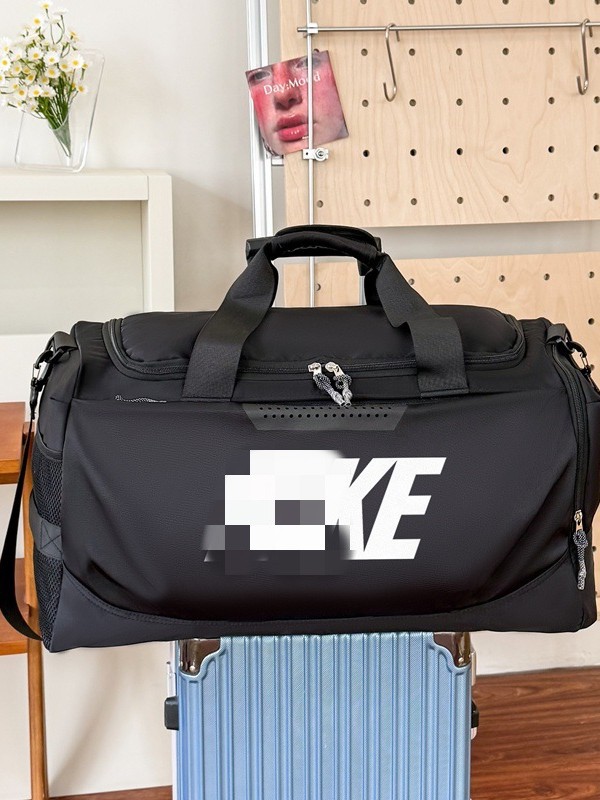Capacious shoulder bag for men and women one shoulder