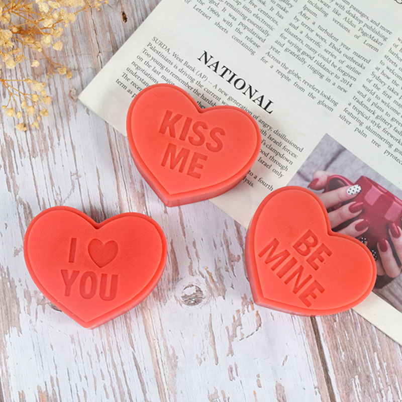 Qiukai carta de amor transfronterizo jabón hecho a mano molde de silicona DIY amor aromaterapia vela molde de la torta
