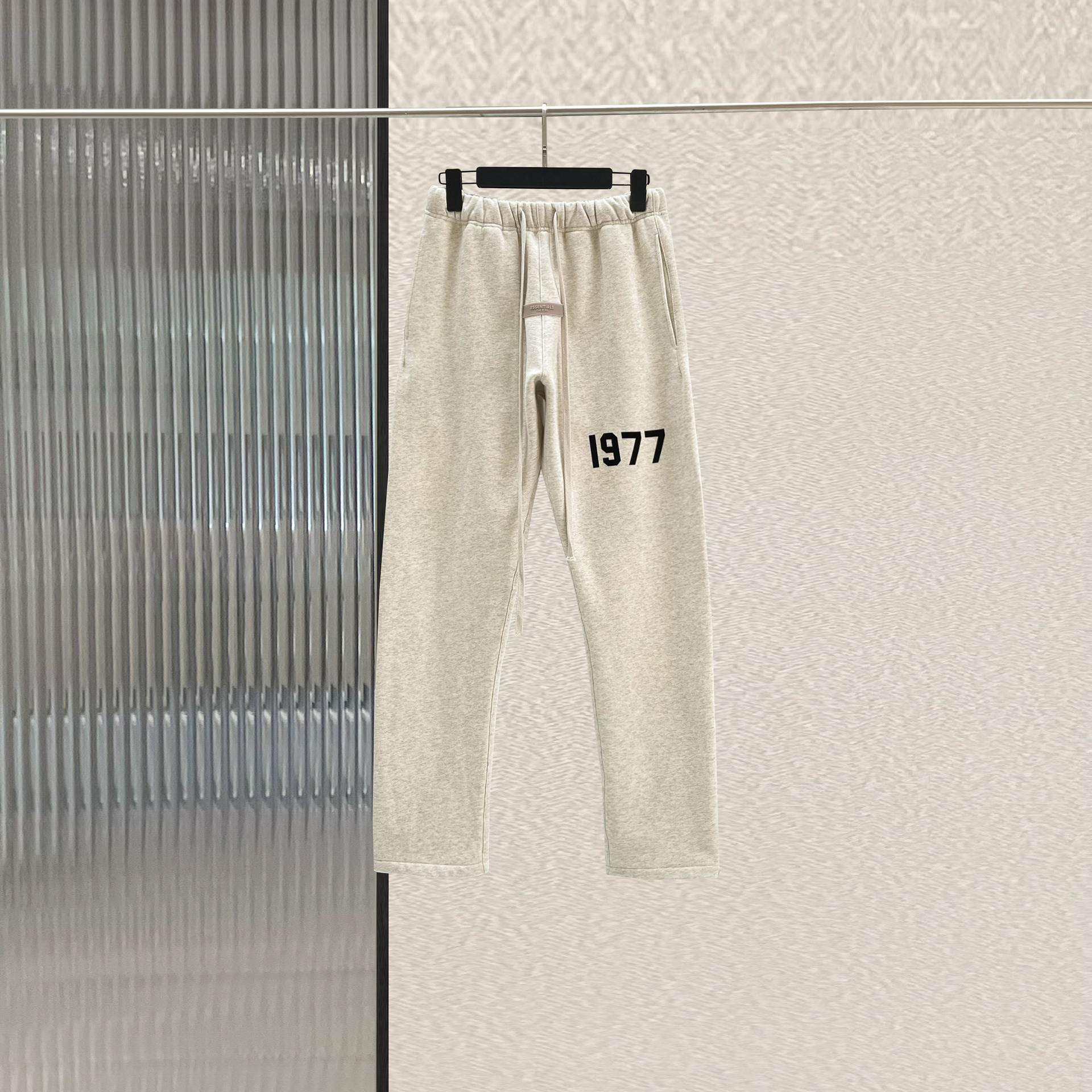 Fear of God Essentials 1977 Sweatpants Fleece Beige