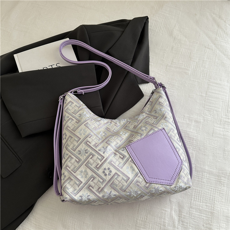 Chinese Style Large Capacity Shoulder Bag For Women Commuting_voghion.com