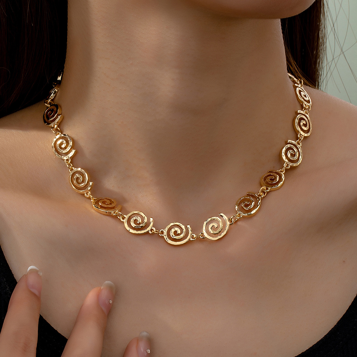 1 Piece Quantity Elegant Basic Classic Style Spiral Alloy Chain Necklaces Wholesale