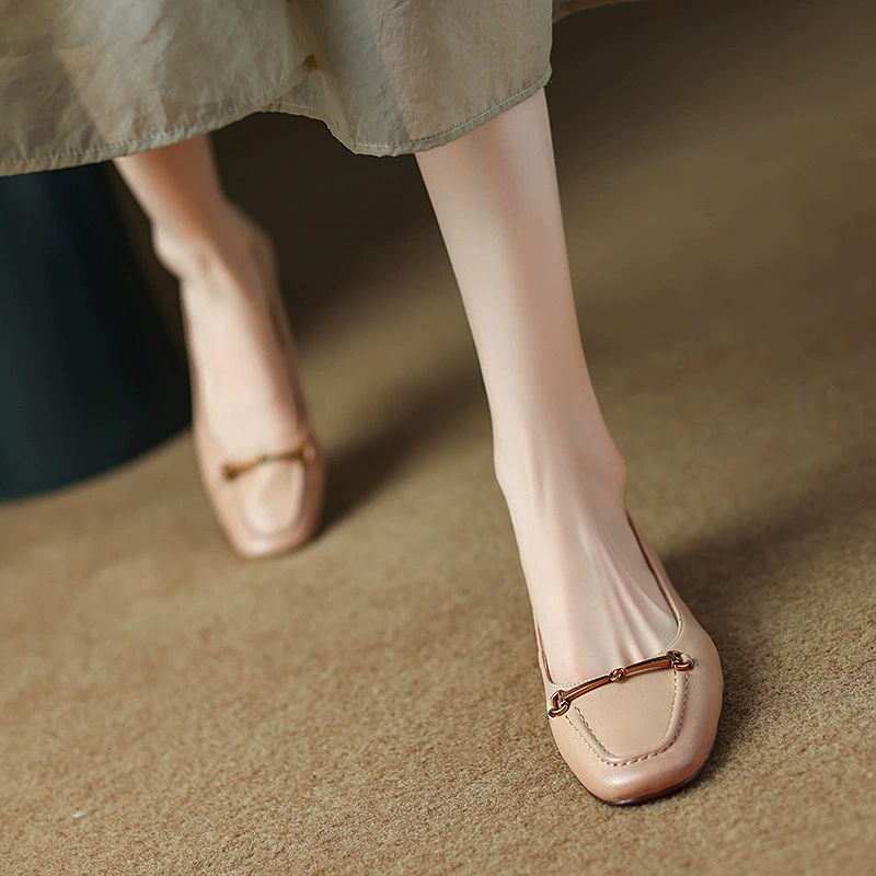 Однослойная обувь на плоской подошве, женская обувь 2023 года на весну и осень, новые молочные туфли из овчины, универсальные туфли с мелким ртом и мягкой подошвой для беременных