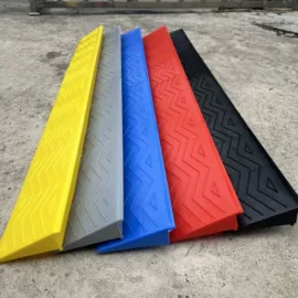 路障;道路减速设备;防撞设施