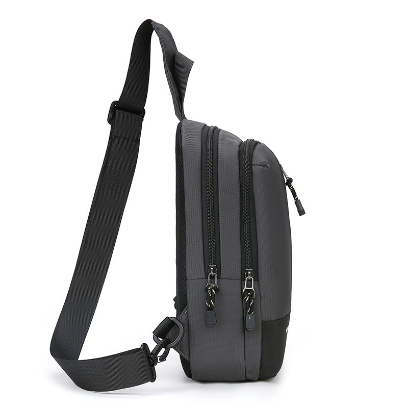 Bolso de pecho de mensajero multifuncional para hombre de tendencia de moda, bolso de pecho de tela Oxford ligero y resistente a las salpicaduras simple al por mayor