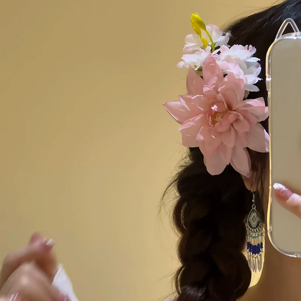 F1480 pink camellia side clip