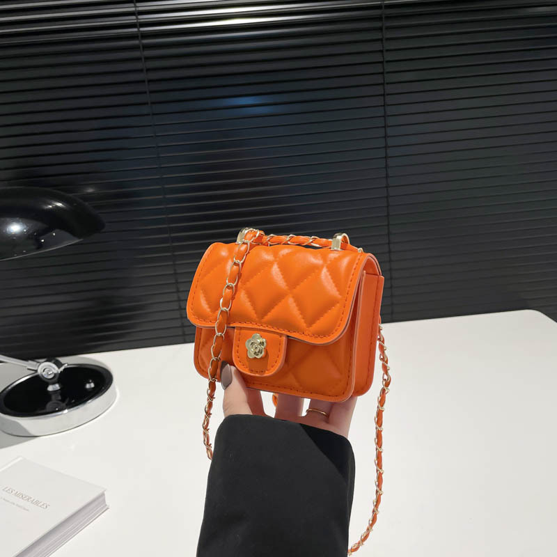 Advanced 2025 nuevo bolso pequeño de cadena de diseño de nicho portátil todo-fósforo rojo de celebridad de Internet sobre rojo mini cambio pequeño bolso cuadrado