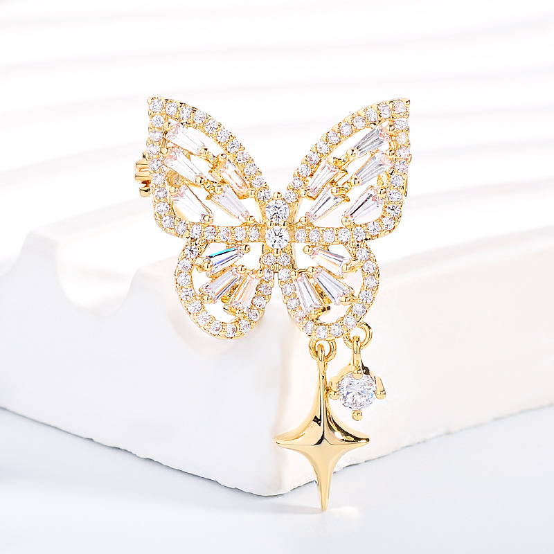 New Bowknot Ribbon Brooch with a Light Luxury and High-End Feel, Featuring Exquisite Craftsmanship and Super Shiny Enamel Design for Women, a Unique Brooch Accessory