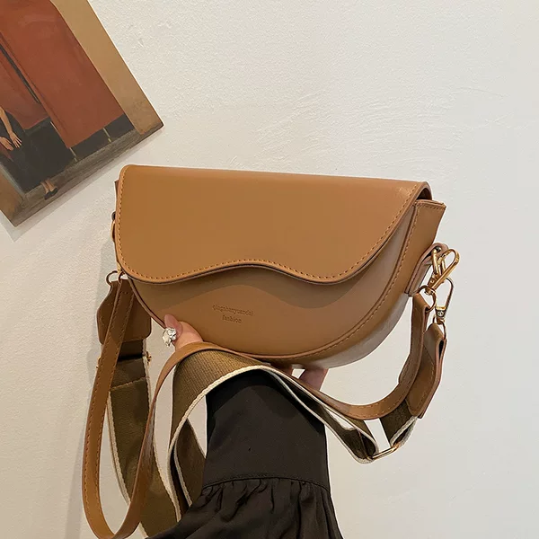 Women's Bag 2025 New Style, Trendy and Versatile Cross-Border Fashion, Crossbody Bag, Stylish Small Square Bag, Shoulder Bag, Saddle Bag