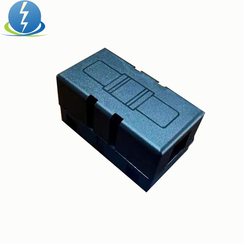 汽车保险丝座小平插座小叉栓保险丝黑色座带螺丝黑色上盖黑色盒