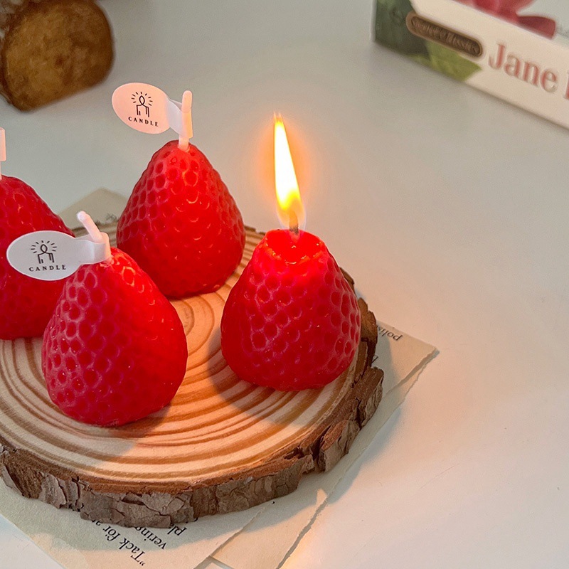 Creative Strawberry Scented Candle Ornament Home Fragrance Gift for Girls, Bestie Birthday Present, Unique Cute Souvenir