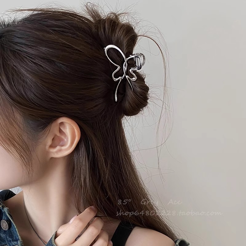 Fijación de viento frío correa de mariposa clip de agarre para mujeres verano 2025 nuevo clip de tiburón caliente tocado temperamento clip de pelo de alta calidad