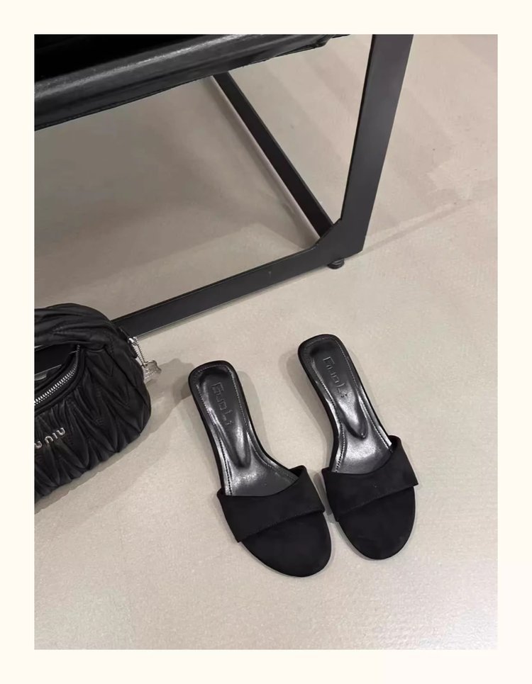 검은색