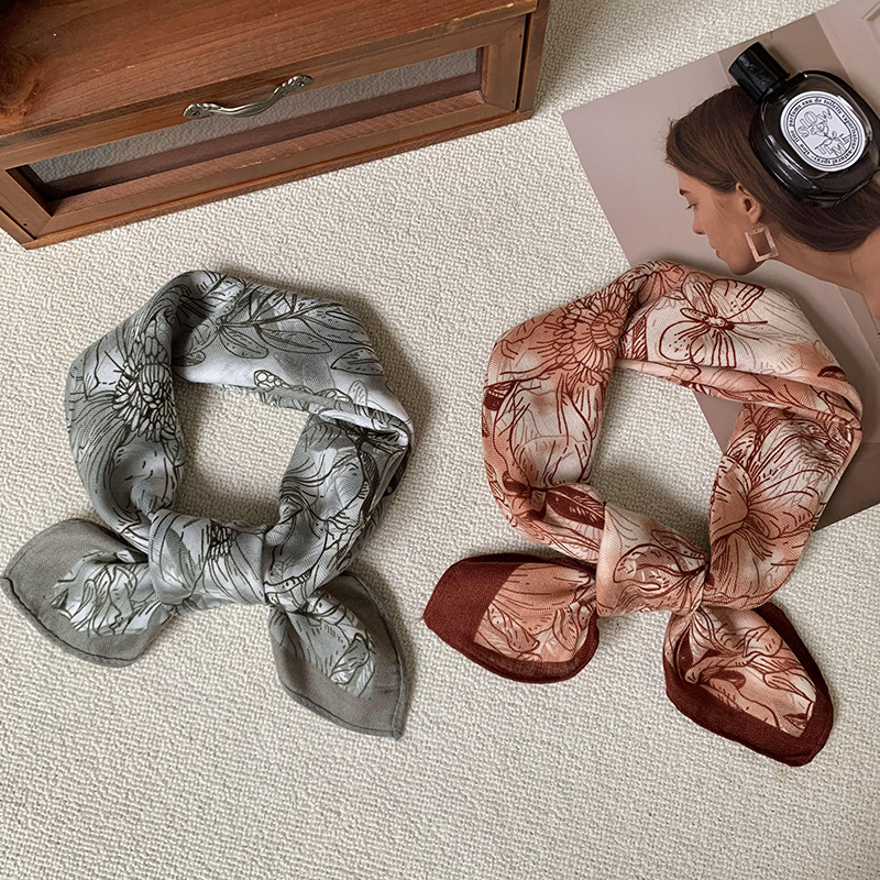 Bufandas de seda cuadrada alta sensación 2025 nueva flor de anacaju imitación bufandas de seda correa de cabello bufandas bufandas al por mayor