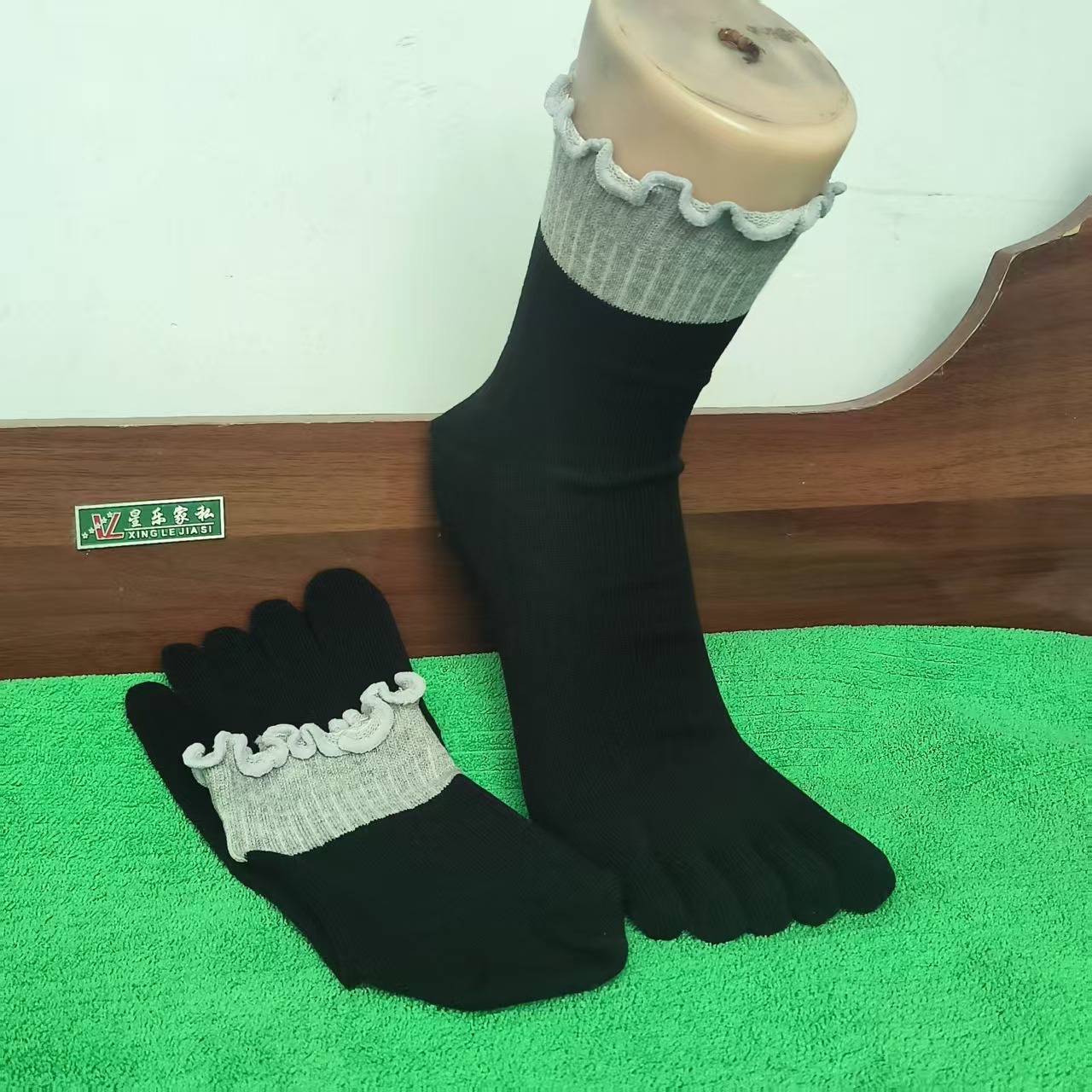 Shuanglong Socks Factory Custom-Made Men's Five-Finger Socks, Cotton Five-Toe Socks, Women's Long Knee-High Socks, Wholesale Customization and Processing